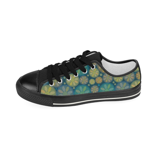 zappwaits flower Women's Classic Canvas Shoes (Model 018)
