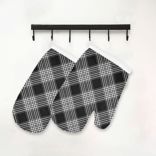 Black And White Plaid Oven Mitt (Two Pieces)